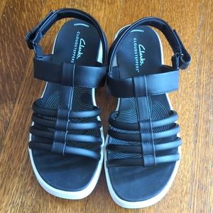 Cloudsteppers by Clarks Drift Ease Black Sandals Size 7 1/2 W (Wide Width)